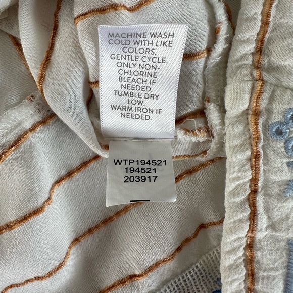 J. JILL “Lilah” Embroidered Sleeveless Tank Blouse V-Neck Boho Tasseles - Picture 12 of 14